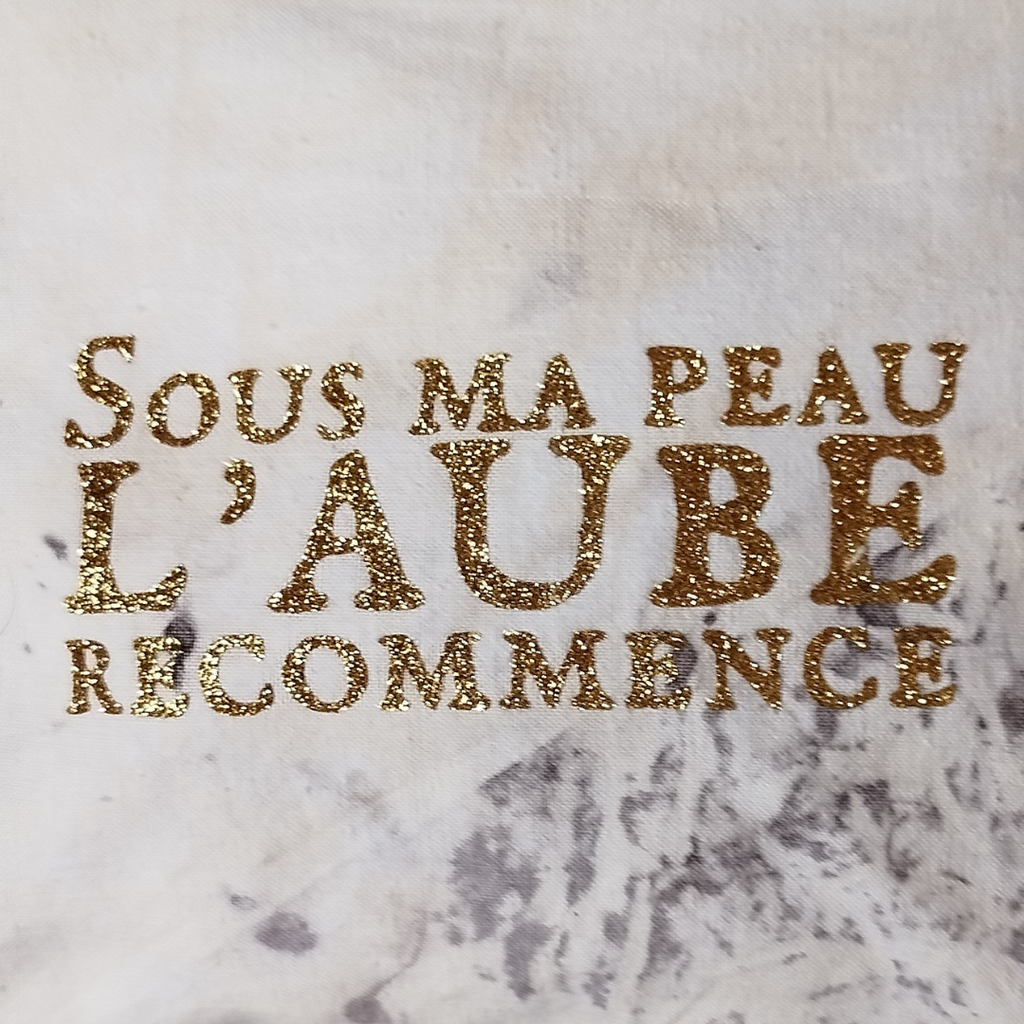 Pochette zippée "Sous ma peau l'Aube recommence"